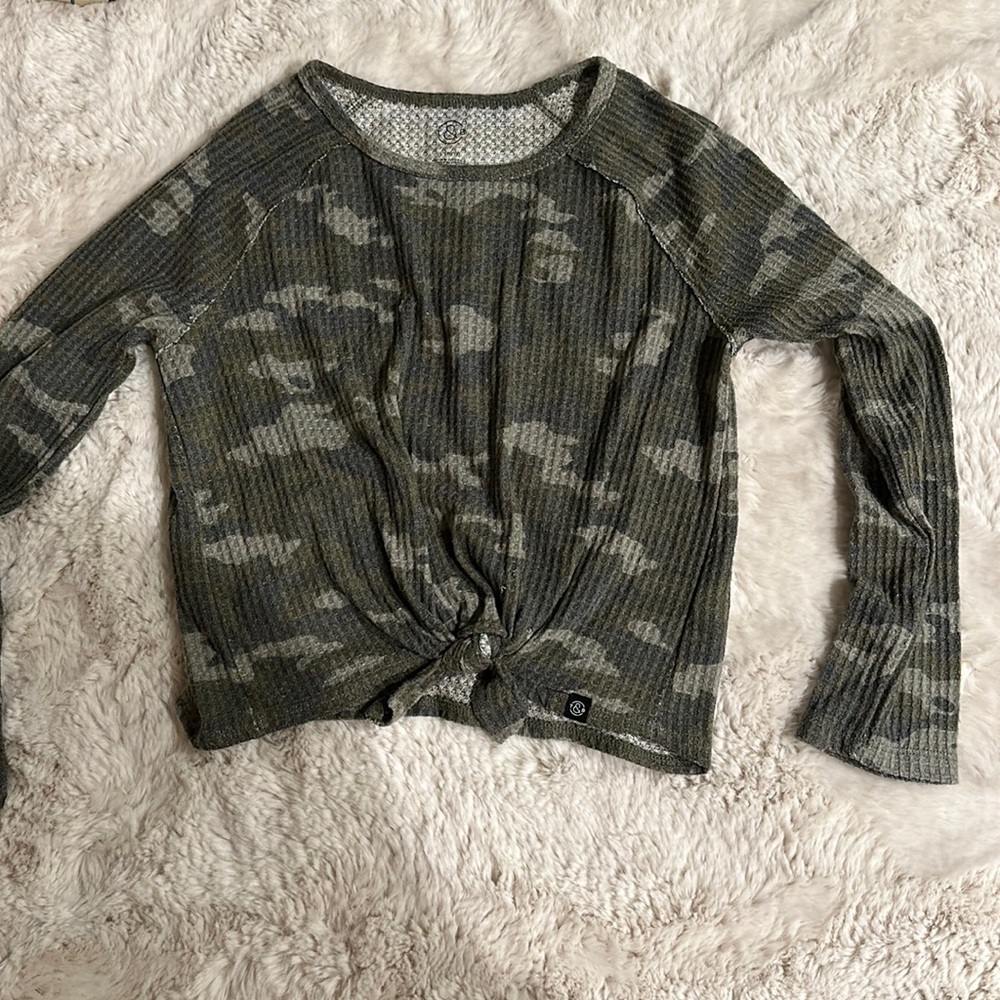 T&B Girls Size L (10-12) Army Print Soft Long Sleeve Top